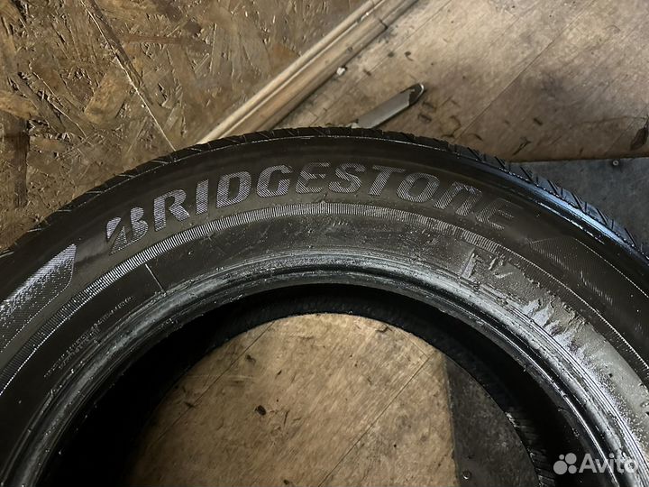 Bridgestone Ecopia EP850 245/65 R17 111H