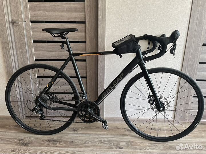 Шоссейник outleap trackway (вместе с педалями)