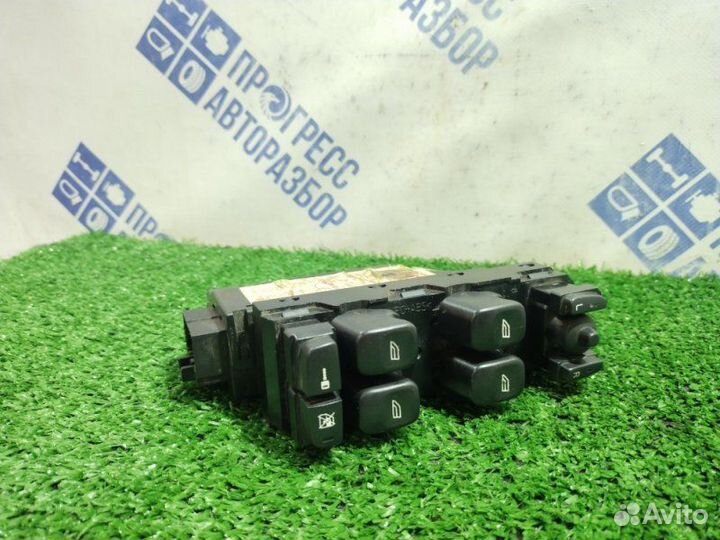 Блок управления стеклоподъемниками передний левый