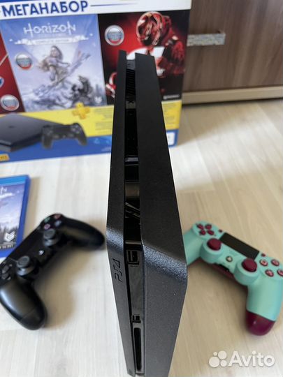 Sony PS4 Slim 1 TB + PS Plus Delux