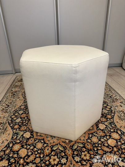 Пуф из эко-кожи, белый, отличное состояние