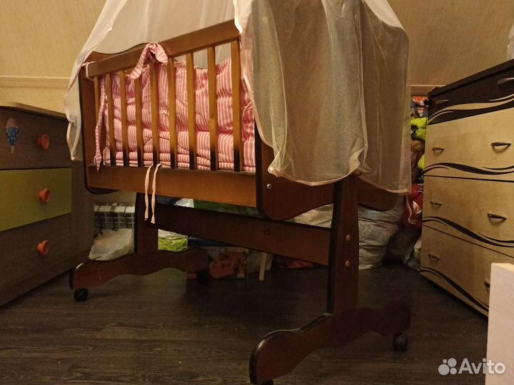 Колыбель с балдахином
