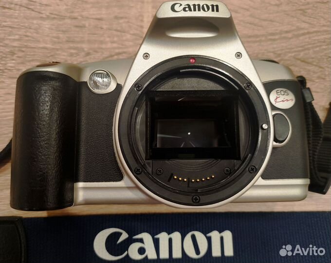 Canon EOS Kiss (EOS 500) body (с date и Panorama)