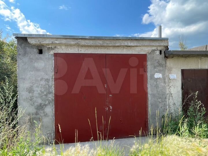 Гараж, > 30 м²