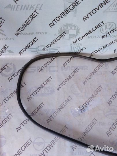 Уплотнитель двери задний левый Kia Ceed 2