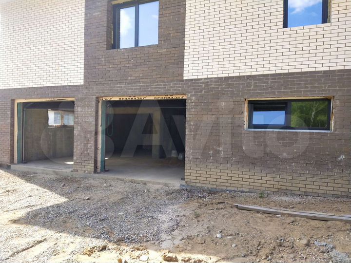 Дом 261 м² на участке 8,2 сот.