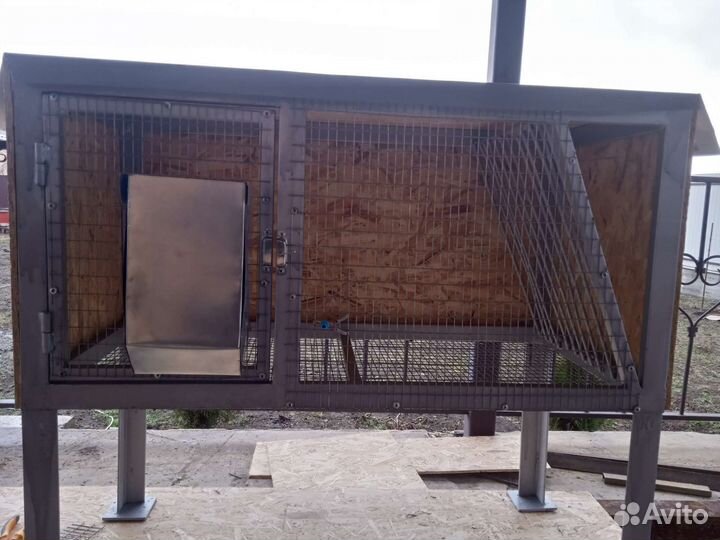 Клетка для кроликов, бункерные кормушки