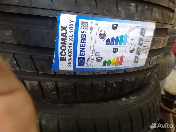 Infinity Tyres EcoMax 255/40 R19