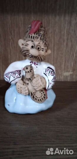 Глиняная статуэтка