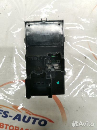 Кнопка стеклоподъемника передняя правая Opel Mokka