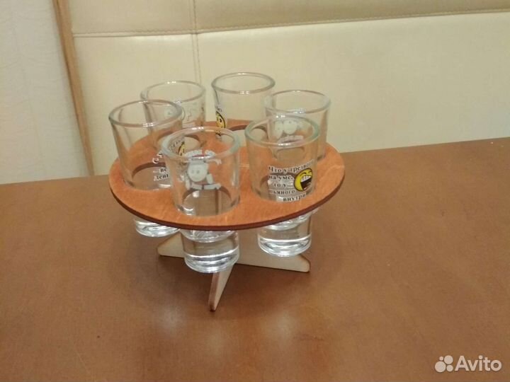 Набор стаканчиков на деревянной подставке