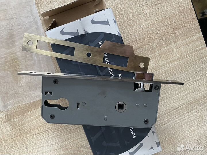 Замок врезной Vettore