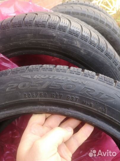 Pirelli Ice Zero 205/50 R17