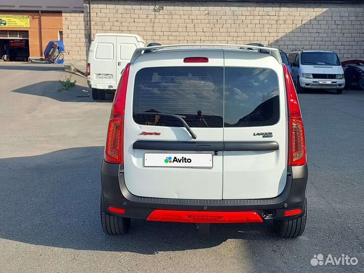 LADA Largus 1.6 МТ, 2018, битый, 168 000 км