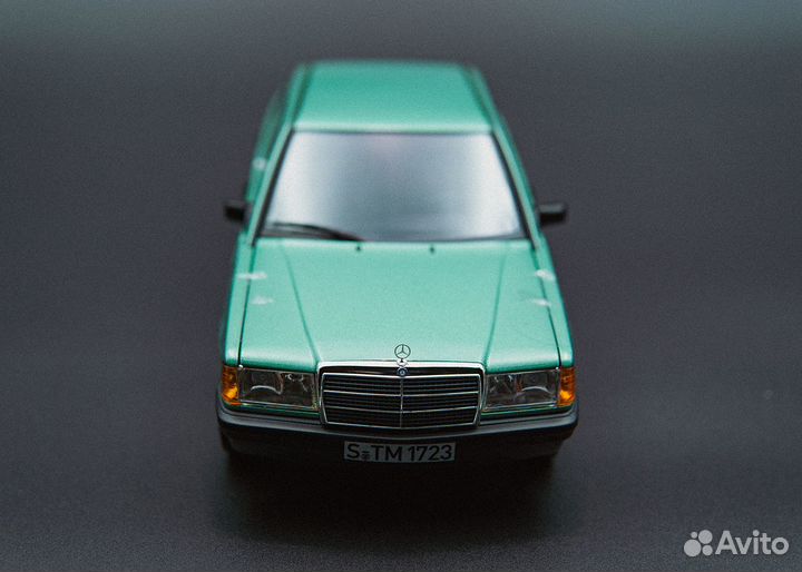 Mercedes-Benz 190E (W201) 1982 Green Metallic