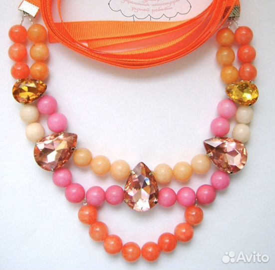 Яркое колье из агатов