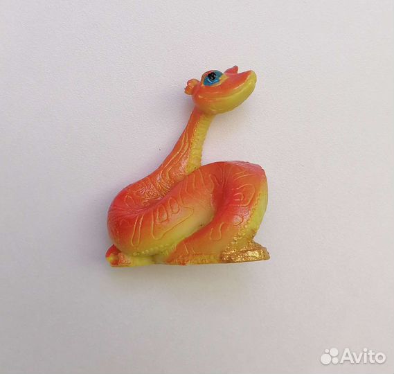 Сувенирная статуэтка в виде змейки