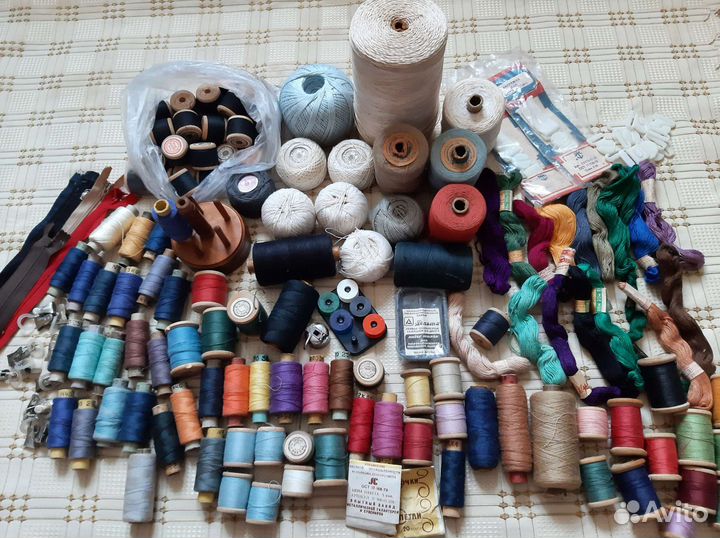 Нитки швейные,мулине,шпульки и пр