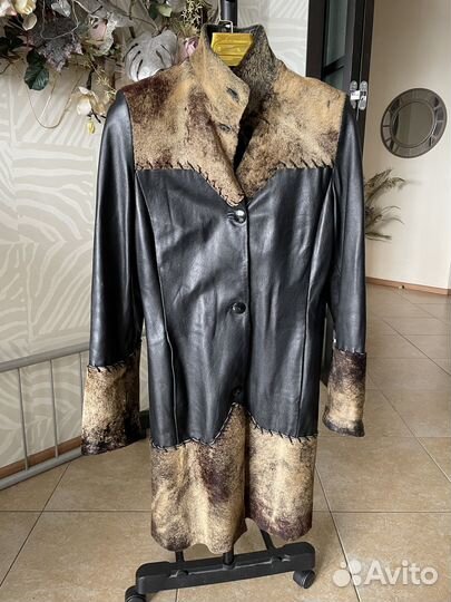 Кожаный плащ с мехом пони vito ponti