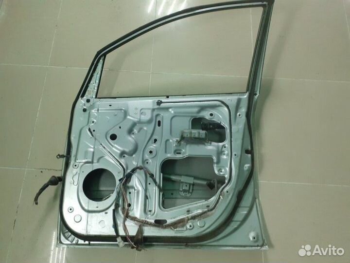 Дверь передняя правая Toyota Ipsum ACM21 2azfe