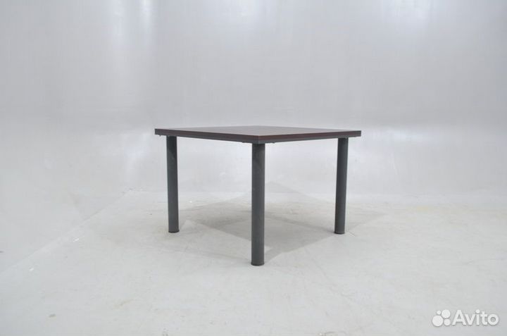 Стол для переговоров