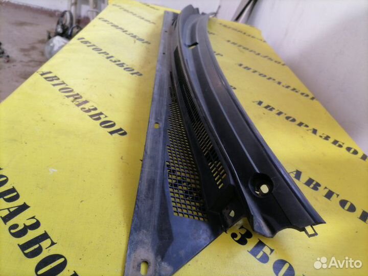 Жабо (решетка стеклоочистителя) Mazda Bt50 Bt-50