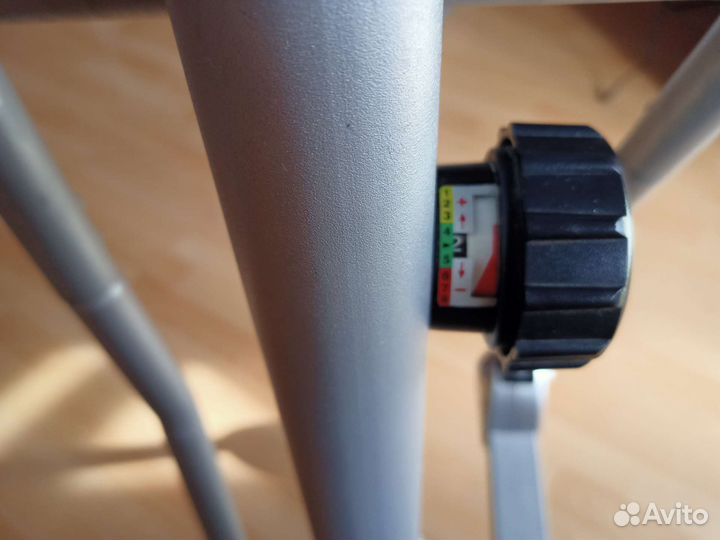 Эллиптический тренажер Care, панель неисправна