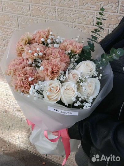 Розы, срезанные цветы