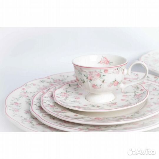 Сервиз столовый на 6 персон. Фарфор