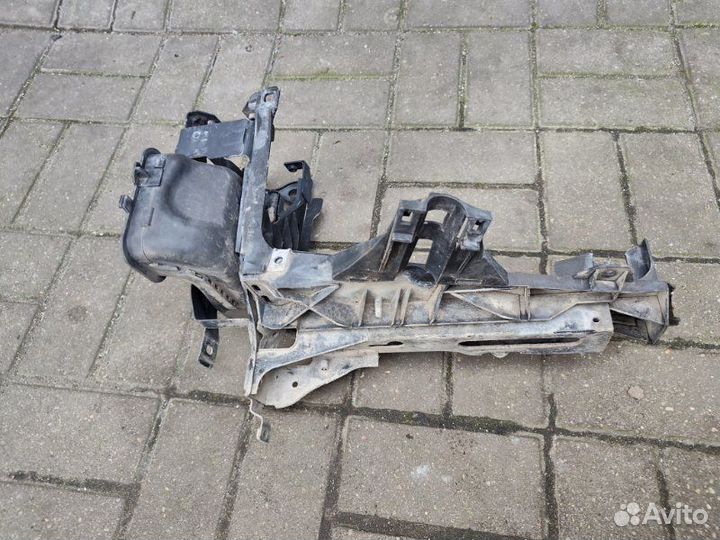 Кронштейн фары левый Bmw 7 F01 F02 N63 2010