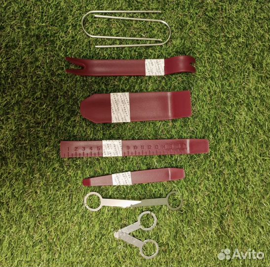 Съемники обшивки салона