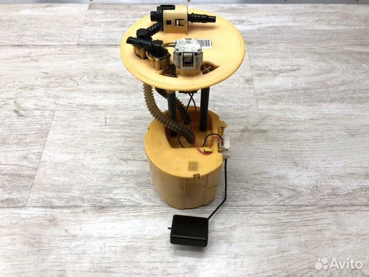 Насос топливный электрический Toyota Auris хэтчбек