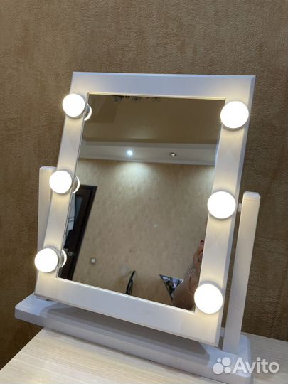 Зеркало настольное с подсветкой для макияжа