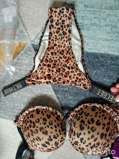 Комплект нижнего белья victoria secret