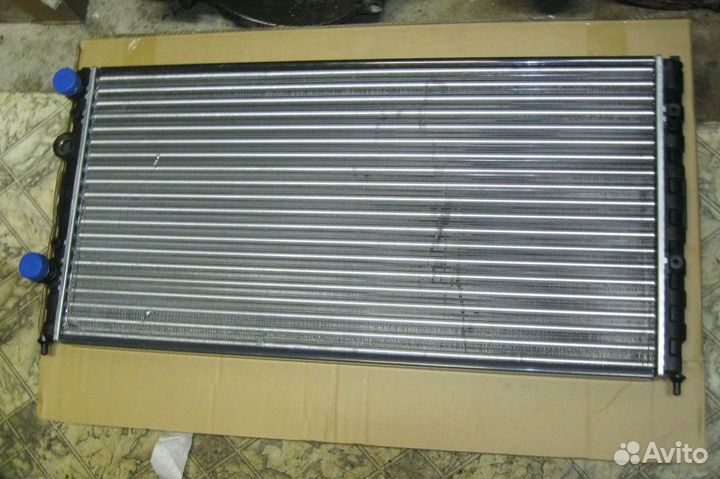 Радиатор охлаждения VW Passat B3 / B4 720x377