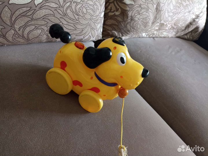 Музыкальная собачка-каталка