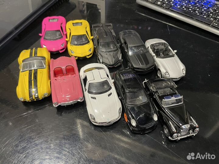 Модели автомобилей в масштабе 1:32