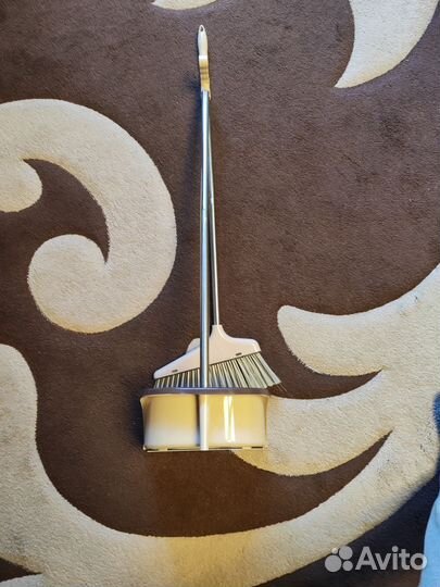 Метла с совком