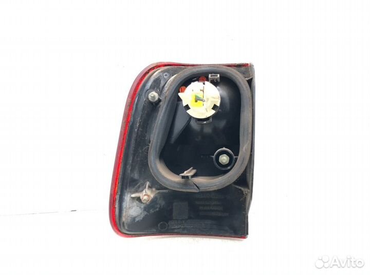 Поворотник правый Nissan Terrano 2 2.7 TDI 1995