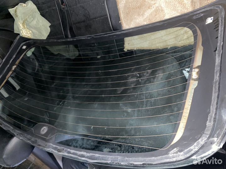 Стекло крышки багажника на chevrolet cruze хетчбэк