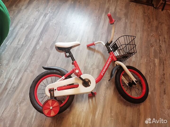 Детский трехколесный велосипед новый