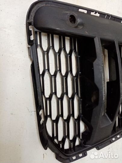 Решетка бампера передняя правая Bmw X1 F48 2018