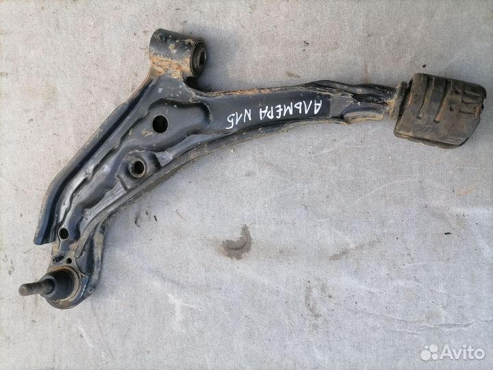 Рычаг передний левый Nissan Almera N15 1995-2000