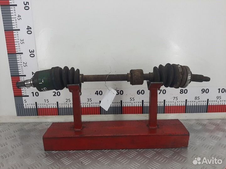 Полуось передняя левая (приводной вал, шрус)