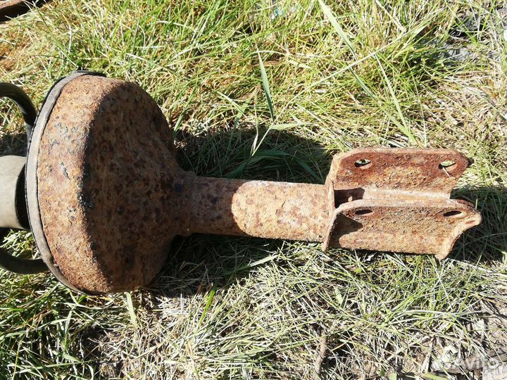 Амортизатор передний Рено Клио 2