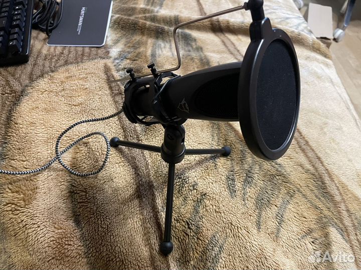 Микрофон trust gtx 232 mantis