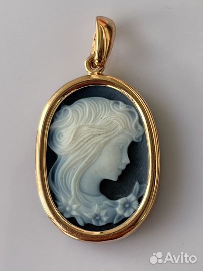 Золотой кулон Камея