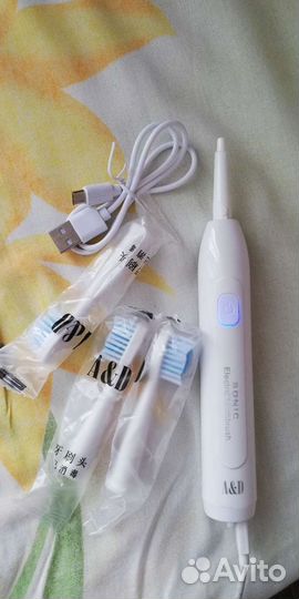 Зубная щетка электрическая