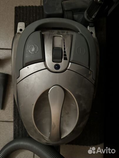 Пылесос Rolsen 2000W