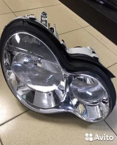 Фара правая мерседес W203 C203 Новая
